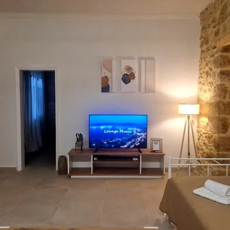 Apartment Stone Close To The Airport